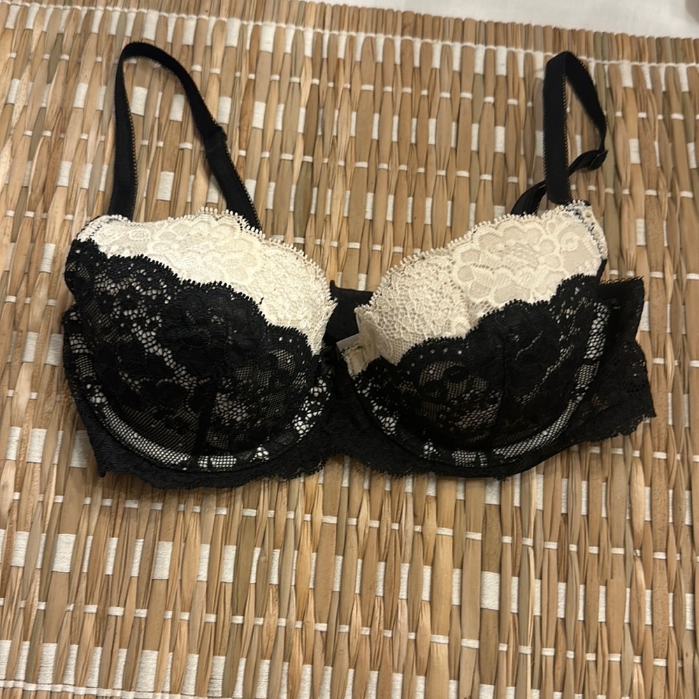 Victoria’s Secret Dream Angels Lined Demi Size 32C